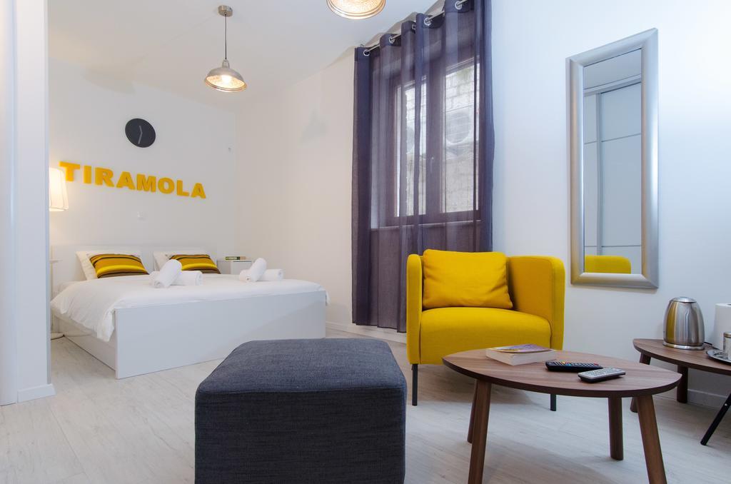 Apartments & Rooms Tiramola - Old Town تروغير الغرفة الصورة