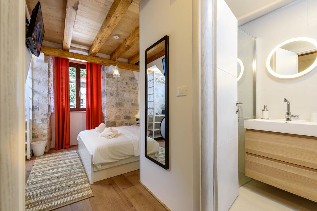 Apartments & Rooms Tiramola - Old Town تروغير المظهر الخارجي الصورة