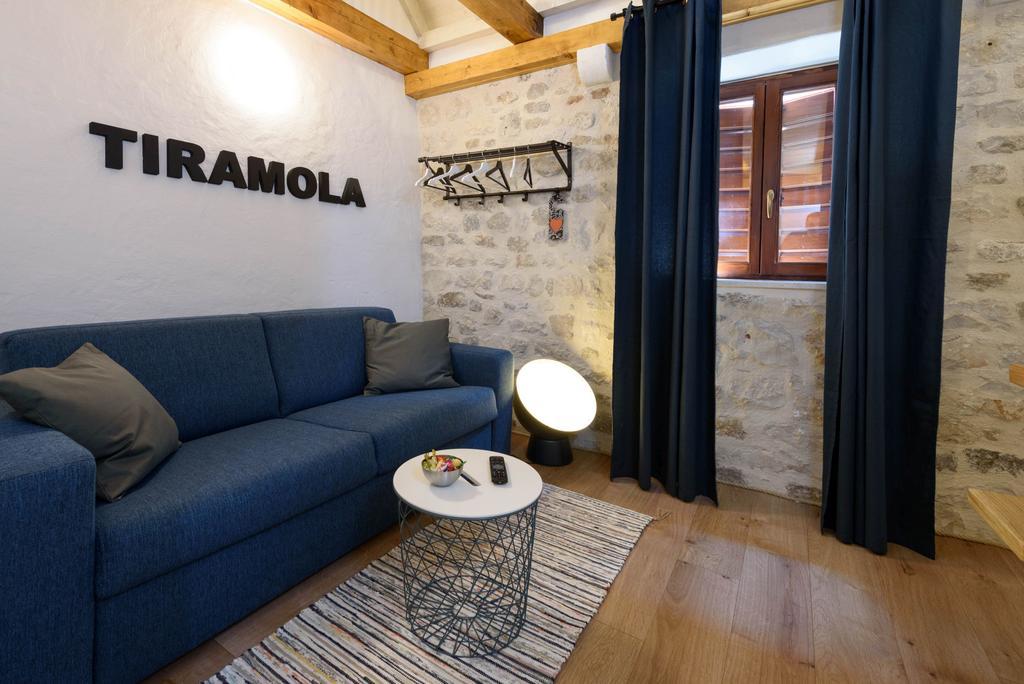 Apartments & Rooms Tiramola - Old Town تروغير المظهر الخارجي الصورة