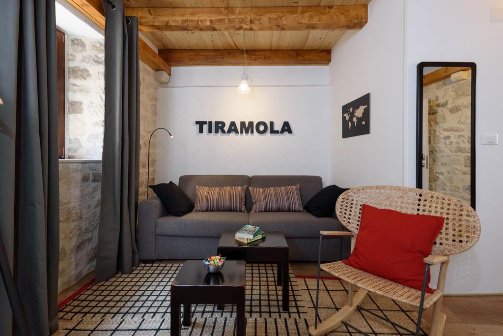 Apartments & Rooms Tiramola - Old Town تروغير المظهر الخارجي الصورة