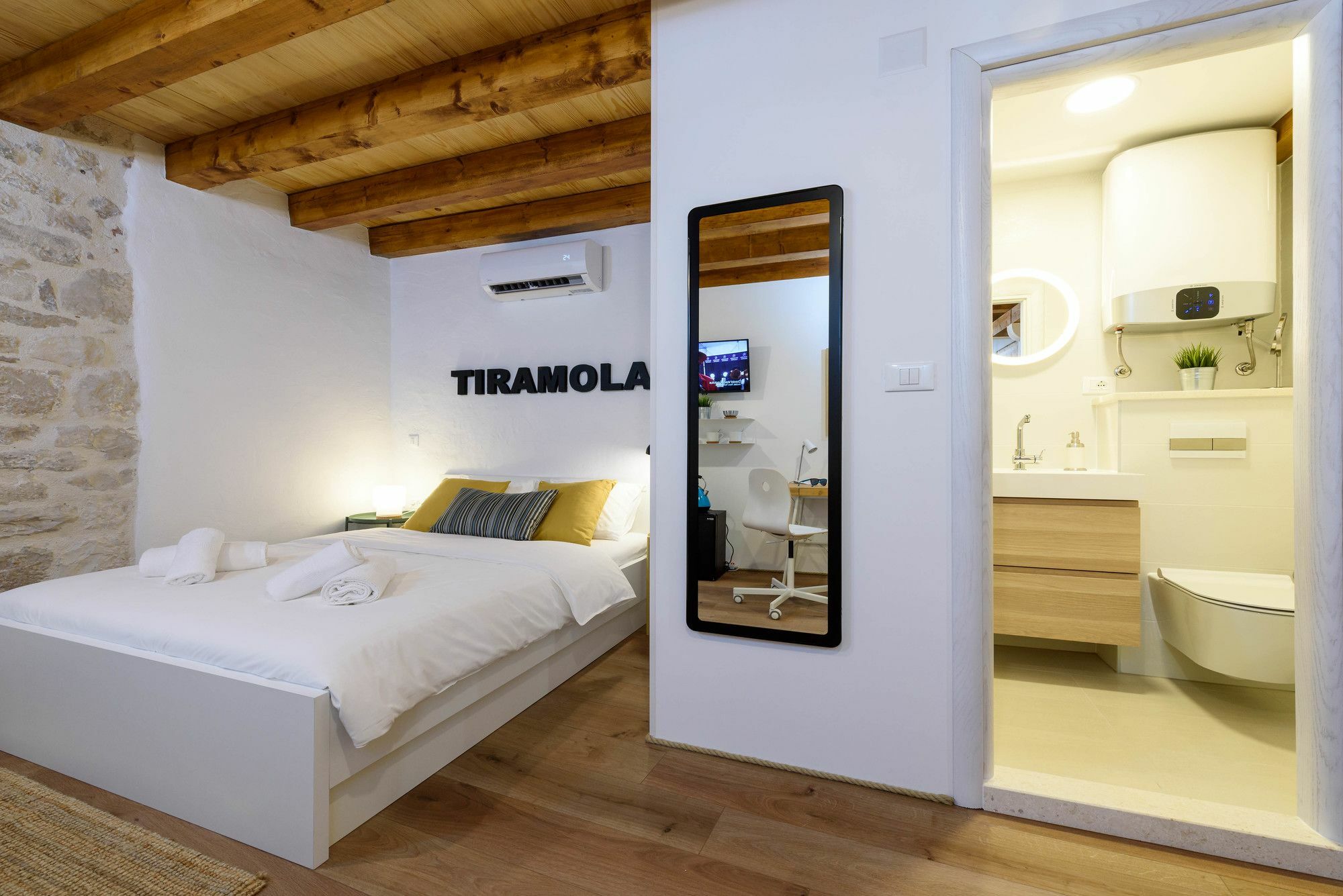 Apartments & Rooms Tiramola - Old Town تروغير المظهر الخارجي الصورة