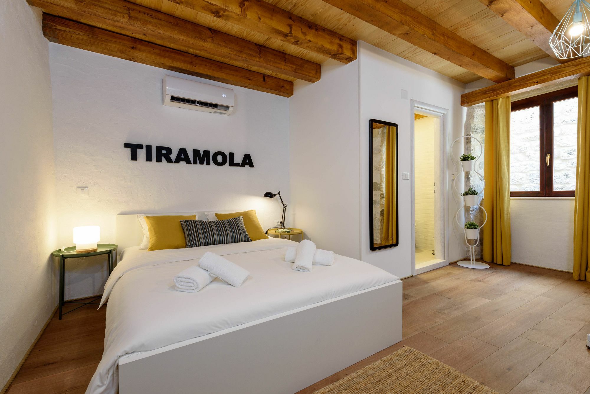 Apartments & Rooms Tiramola - Old Town تروغير المظهر الخارجي الصورة