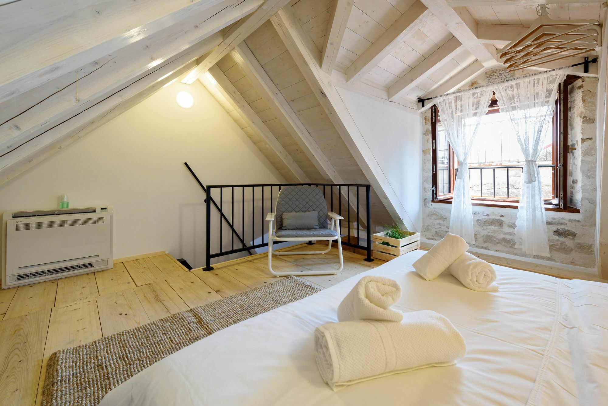 Apartments & Rooms Tiramola - Old Town تروغير المظهر الخارجي الصورة